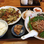 龍福餃子屋 - aランチ  ミニ台湾ラーメン   700円