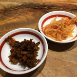 博多 一風堂 - 卓上の高菜と辛モヤシ