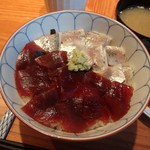 鉄火とあじのはーふ＆ハーフ丼