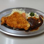 洋食専門　グリル　かわべ - Ｂランチ730円　※ハンバーグとトンカツです