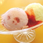 レストラン源 - ストロベリー＆バニラアイスクリーム\450