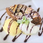 本と出会える珈琲店 BOOK MEETS COFFEE　 - ガトーショコラ