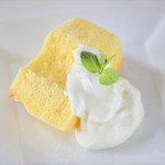 本と出会える珈琲店 BOOK MEETS COFFEE　 - シフォンケーキ