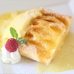 本と出会える珈琲店 BOOK MEETS COFFEE　 - アップルパイ