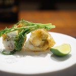 傳 - ふきのとうと白身魚すり身の揚げ物　水菜の菜の花