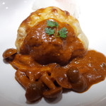 欧風バル・マザン - 若鶏のパイ包み焼 茸入りソース(980円)