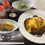 花兆 - オムライス、カキフライ