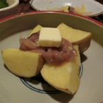 海鮮食堂 余市 - 「北アカリのじゃがバター（塩辛）\780