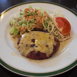 茶欧 - チーズハンバーグ。