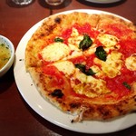 Pizzeria&Bar 次男房 - ピザランチ✨マルゲリータ