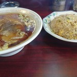 進来軒 - Bセット(ラーメン・半チャーハン)