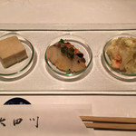 割烹 大田川 - まず前菜が3種出てきますよー
