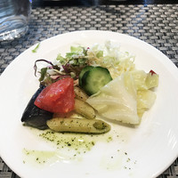 R restaurant & bar - サラダも豊富でした♪