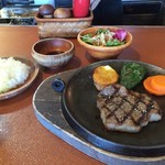ビーフクラブ ノエル - 松阪肉マスターの気まぐれステーキランチ（かぼちゃスープ、ロースステーキ、焼き野菜、ごはん、コーヒー）