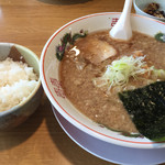 汁力 - 汁力ラーメン（大盛り）780円
しろごはん 120円