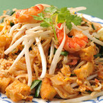 Ba Nki Rao - 定番、パッタイ、国名タイ、タイを炒めると言う意味です。まろやかな味わい、負けない味、ぜひ、召し上がれ