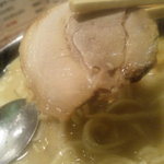 Honkakuramensuehiro - 玄海（九州風とんこつスープ）のワンタンメンのチャーシュー