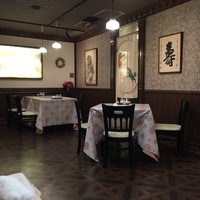 中華菜館 會賓楼 - ゆったりした店内です