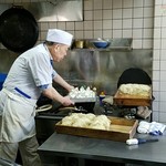 丸長中華そば店 - 餃子を持って来ました　11：06