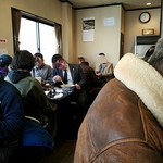 丸長中華そば店 - 満席状態！土曜の１順目　