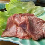 「黒タン刺し」です