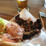 THE BROOKLYN CAFE - 真っ黒に炭化してとても食べる気にならないハンバーグ