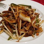 五修堂 - 鶏肉と野菜の甘辛味噌炒め(中500円)です。