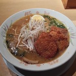 Tontarou - みそカツラーメン