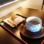 お茶は無料です