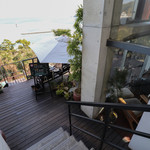 和カフェ たらそ - 階段を降りるとテラス席☆