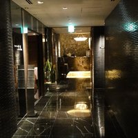 THE DINING シノワ唐紅花＆鉄板フレンチ蒔絵 - 雰囲気ある入口