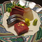 和人良 - 【H23.1.15】鮟鱇鍋コース、先ずはお刺身です。関鯖の光り具合がイイですね。日本酒が進みます。