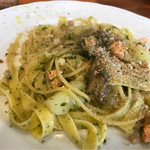 アルフレード - サーモンとジャガイモのジェノベーゼ。