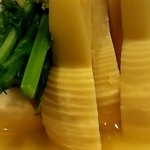 魚酔庭 - 竹の子はシャキシャキとしてても柔らかく炊いてあります
      里芋、かぶ(かな？)、わかめ、青菜はなんだろ？パリっと歯応え残してメリハリあります
      この一皿に春が満載です(*´∀｀)