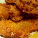 魚酔庭 - ふぐの唐揚げ
      身がふっくらだけど、食べ応えもしっかりしています
      醤油の風味が食欲を煽る(≧∀≦)