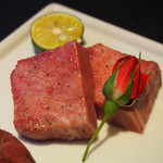 麻布十番焼肉 BULLS - 黒毛和牛の生タン塩