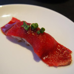 麻布十番焼肉 BULLS - 牛の炙りトロ握り