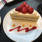 きのとや - 【2017年02月】本日のケーキセット＠760円（プレミアムイチゴショート）の提供時。