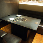 麻布十番焼肉 BULLS - 店内