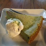 Art dining OVAL - 固めしっとり 抹茶チーズケーキ420円税別