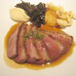 ロドラント ミノルナキジン - ハンガリー産マグレ鴨　ジュとジビエ、カルヴァドスのソース