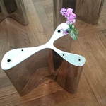 4匹の猫 - 一輪挿し