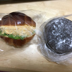 パンドゥミーベーカリーカフェ - たまごパン200円、ショコラ190円