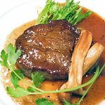 エルトレロ - 牛ヒレ肉のマデラ種風味