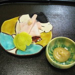 つる幸 - 鰤のルイベと銀杏煎餅。