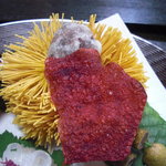 つる幸 - 手が込んでます。イガイガは玉子そうめんを揚げたものです