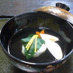 つる幸 - 松茸と鱧真丈の椀。