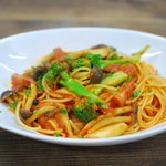 宮島Cafe バンビーノ - 季節の野菜とパンチェッタのトマトソースのパスタ