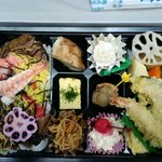 札幌ドーム お弁当売店 - ちらし寿司弁当です・・・800円