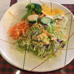 ステーキ食堂　千石 - 開店から１時間限定！！  セルフサービスのサラダ(無料)